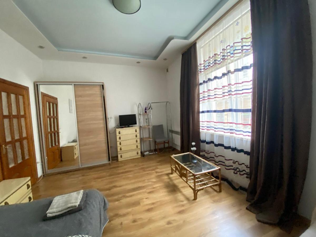 Pid Vysokym Zamkom Lviv Exterior photo